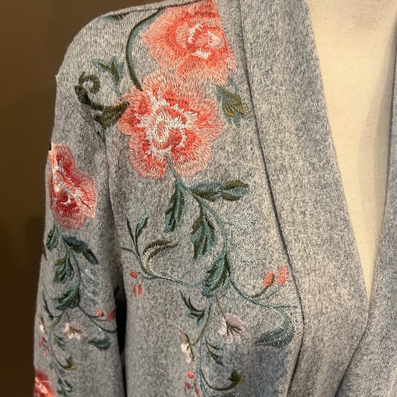 INC International Concepts Gray Embroidered Pink Floral Bell Sleeve, Size XL - Picture 3 of 11